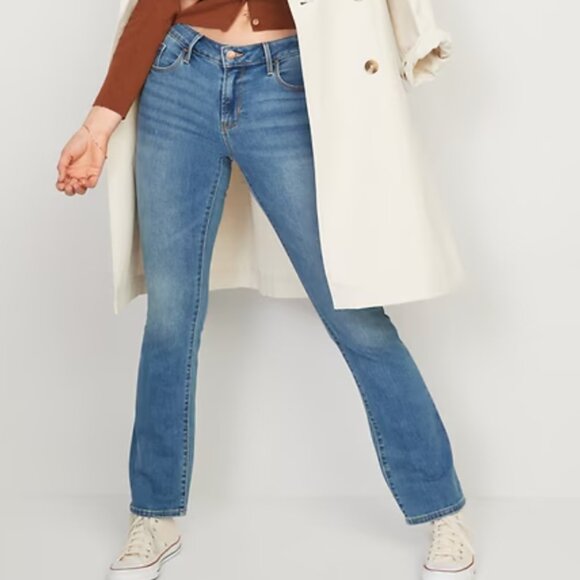 NWT Old Navy Mid-Rise Kicker Boot-Cut Jeans Medium Wash - Picture 1 of 5